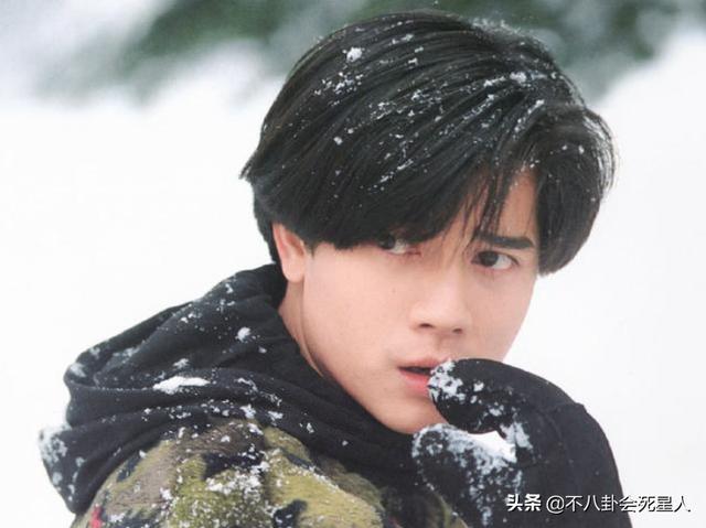 原来男演员都穿假肌肉衣，高伟光、甄子丹都穿，任嘉伦被骂得最惨