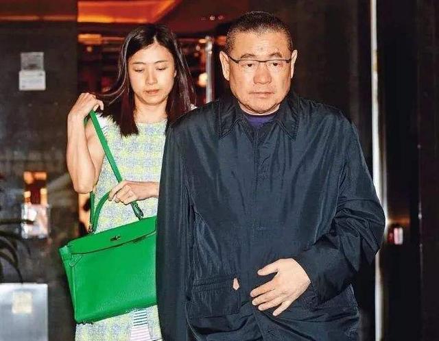 刘銮雄没给疫情捐款，却为生病艺人支付手术费，还每月给他生活费
