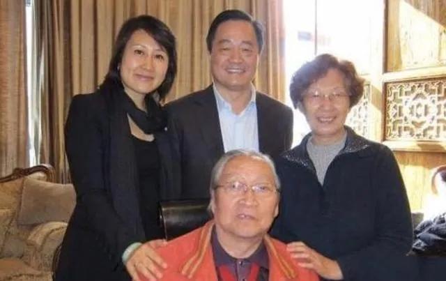 张凯丽：我是国民媳妇，也是速滑运动员，完美人生曾差点留下污点