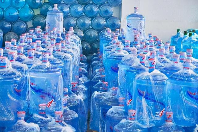 医生：请停止饮用“1桶装水”，或加快肝癌到来，建议早了解