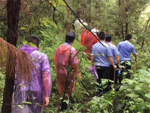 警方披露搜捕张居迁细节：调集1800名警力地毯式搜山