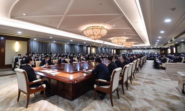 恒大再派“定心丸”，5月份将交楼10万套