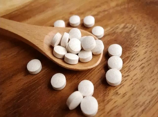 高血脂吃他汀一定会伤肝？辟谣：做好这5点，有效降低风险