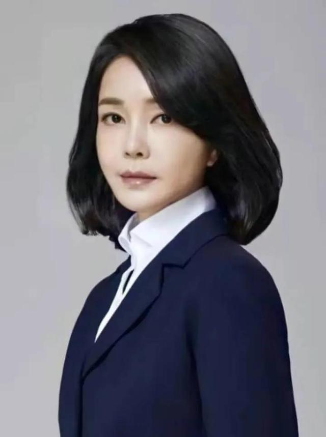 韩国新晋第一夫人终于“藏”不住了，她的故事远比你想象的要精彩