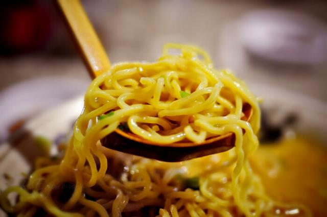 家长们注意：5种垃圾食品，对孩子健康不利，少往家里买