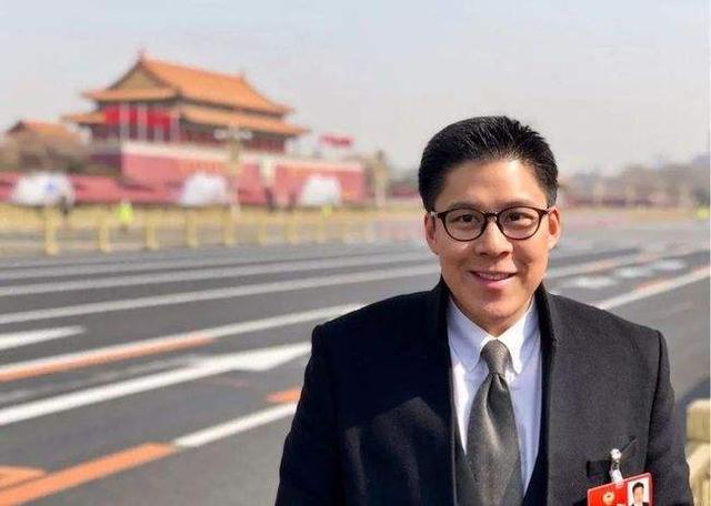 香港单日感染近万例，霍英东家族终于出手，捐款资助港大医学院