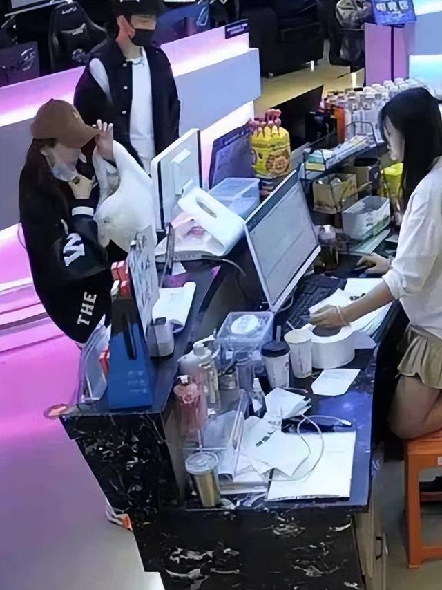 周末2天10个瓜，娱乐圈的瓜太生猛了！偷税漏税、入狱，应有尽有