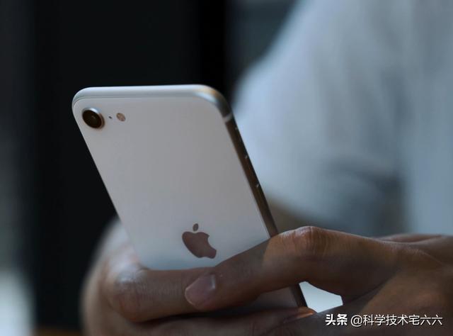 不败神话被打破？调查显示，很多美国消费者不知道iPhoneSE3？