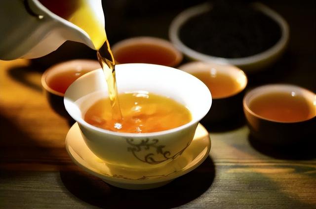 喝茶养生又健康？老茶客：无论男女，碰到这5种茶，最好少喝