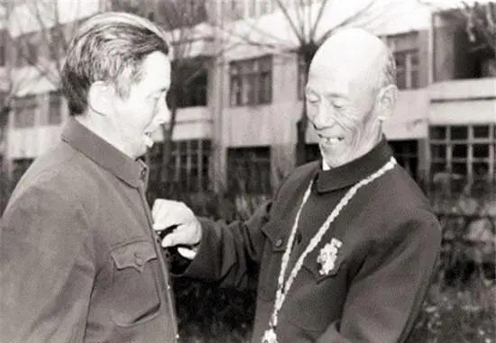 隐姓埋名40年的“活烈士”, 因送子参军遭拒，无奈亮明真实身份