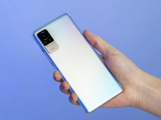 跟“半斤机”说再见，这4款轻薄机型不但配置强悍，价格还很亲民