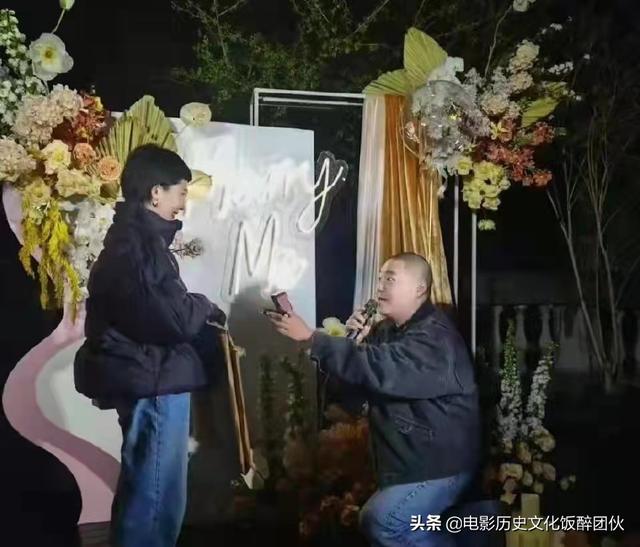 童星郝劭文甘当后爸，求婚女友成功，待继女视如己出
