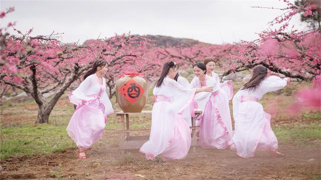 人生于天地，以平常心学会懂得感恩