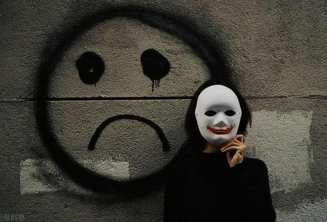 感觉前途悲观,失望,对自己过去犯的错误放大,过度的自责,严重的自卑