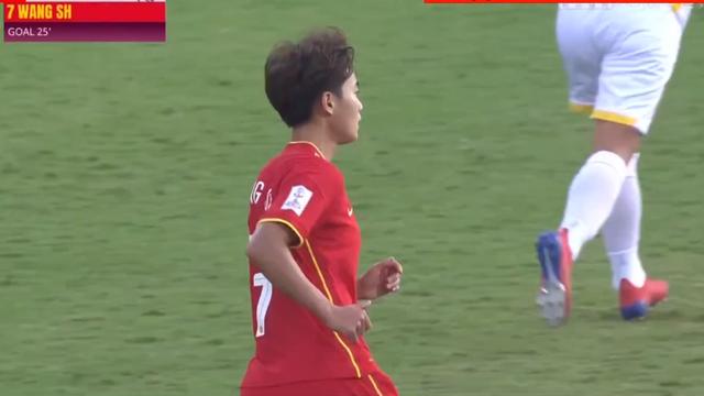 王霜1射2助攻强势逆转，韩籍主裁抢戏四个进球被吹掉，为什么？