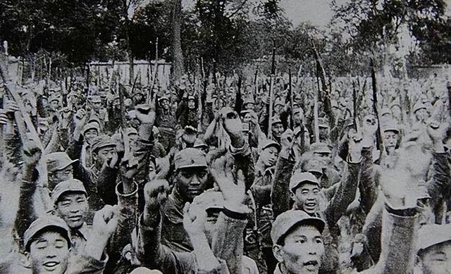 52年毛主席接见恩师李漱清，因何李漱清坦言：见到您，我有点害怕