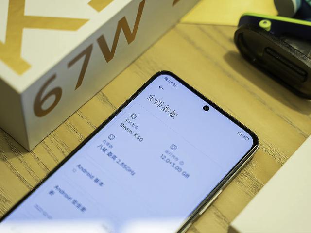 用了四年iPhone XS，如今换成2000元的安卓手机，没想到差距这么大