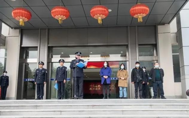 1996年，女子轻信同事致子女被拐卖，苦寻25年见面时不敢相认