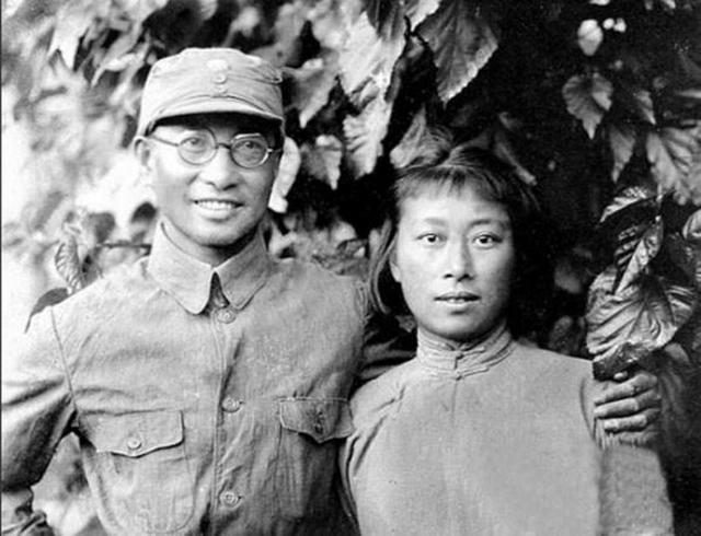 2010年，陈赓子女要求将父亲陵墓迁出八宝山，中央批示：同意