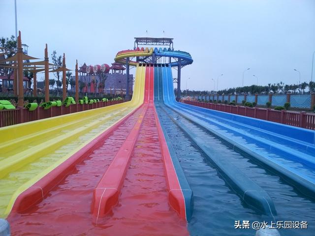 長隆水上樂園遊玩項目獲得水上遊樂設備獎的超級大喇叭滑梯