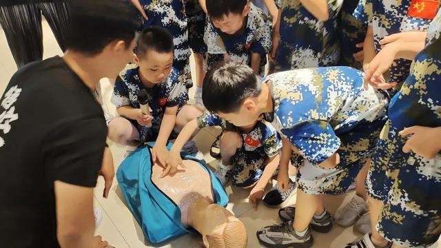 问题少年心理成长军事化管理学校(管理问题少年的学校)(图28)