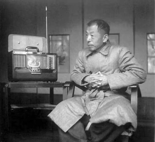 1960年，周总理秘密给张学良送去一封信，只有十六字，却蕴含深意