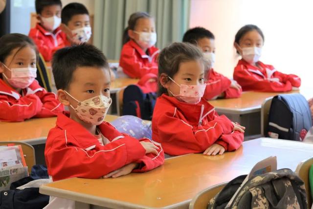 西安高新区第三十一小学：诵经典睿智 吟诗书气华