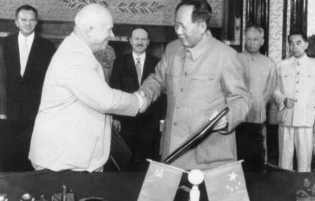 中国曾被苏联逼债？建国初期欠下的86亿军火债，是如何还清的？