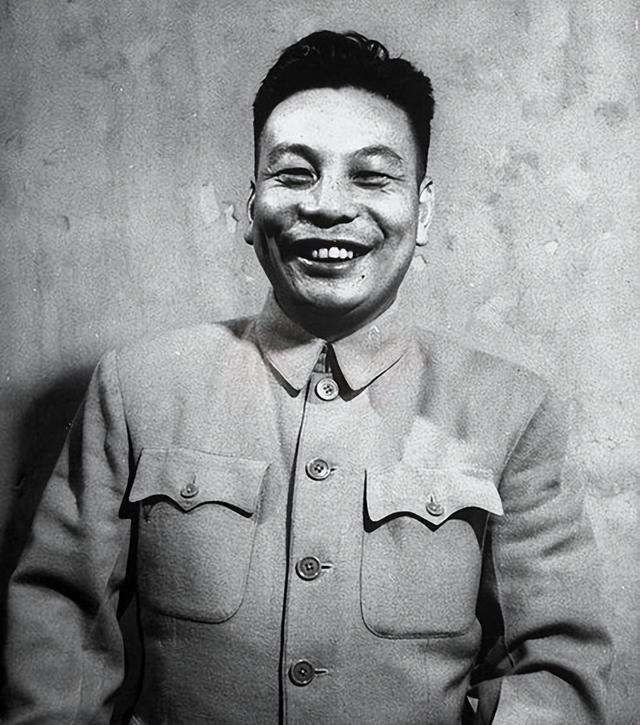 林彪命陈赓北上，陈赓摇头：这样会导致敌人逃跑，请毛主席裁决