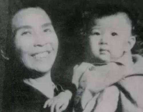 1976年，孔继宁14岁外公毛主席去世，孔继宁：妈妈一直想念外公