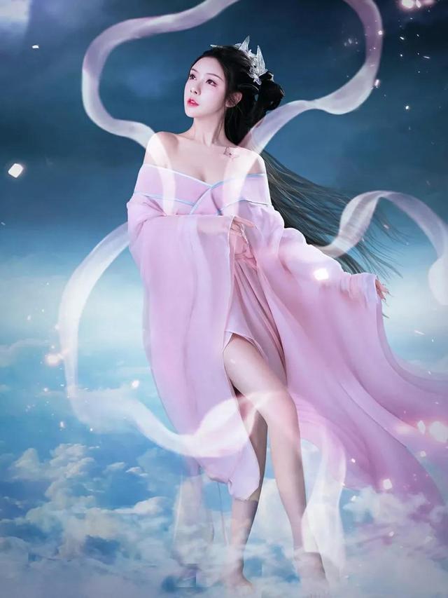 我觉得像嫦娥的装扮，你们看看像谁，反正仙气十足