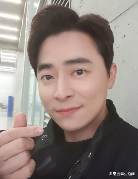 爱附体的天生可以看见鬼神的「胆小女」罗奉仙三人之间的人鬼爱情故事