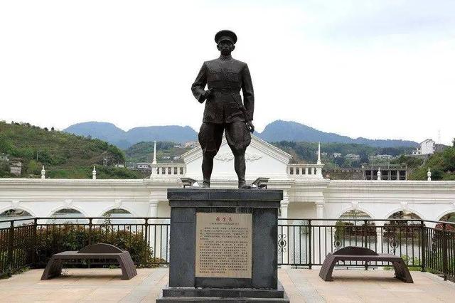2001年张学良逝世，老管家透露俩数字，人们才知道少帅有多难