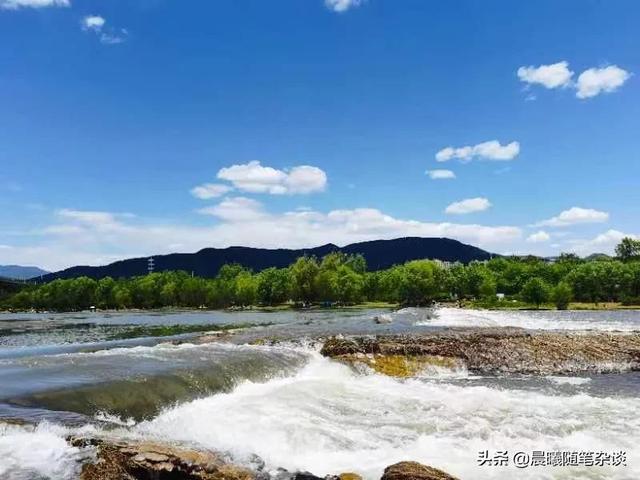 山止川行赋予晴空万里，你是我心中的万里晴空