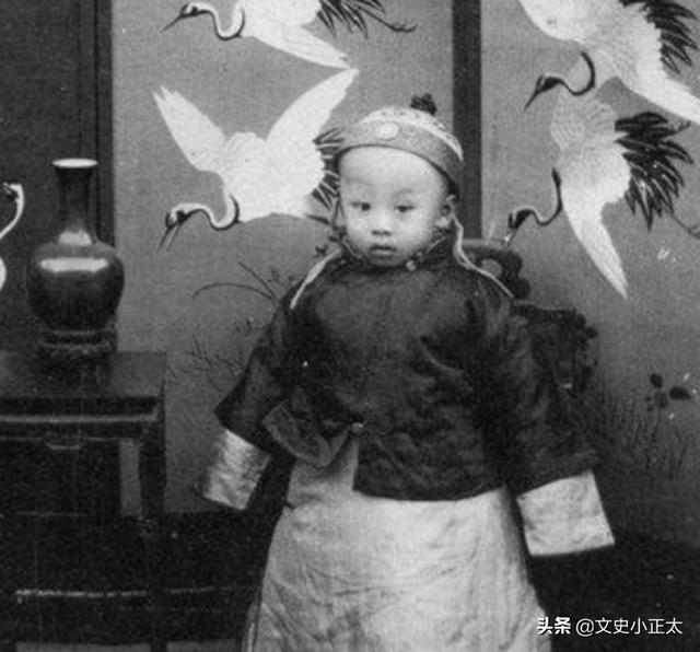 末代皇帝溥仪，61岁死于尿毒症，临终久久不愿断气，遗言令人叹息