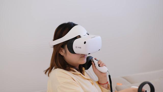 VR六边形战士，不用电脑，开机即玩：奇遇Dream Pro 评测