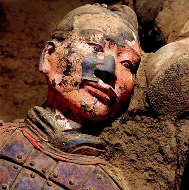 1996年，中德双方对秦始皇陵核磁扫描，发现了一个巨大陪葬坑