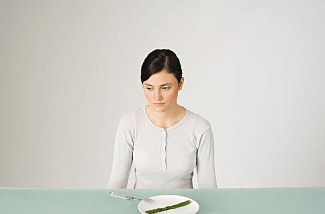 为什么说中年人要重视预防癌症？癌症早期有3大征兆，需警惕