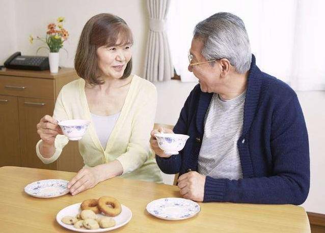 “吃得少，活得久”？饭量越小，衰老速度越慢？听听医生怎么说