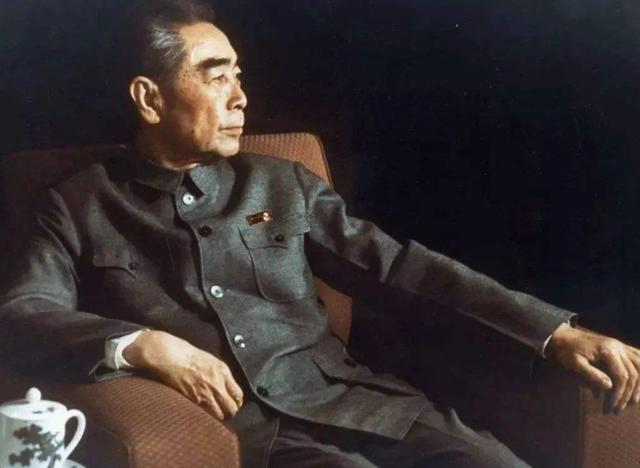 1962年周恩来生日，坚持不愿吃面条，陈毅刚巧救场：我吃点行吗？