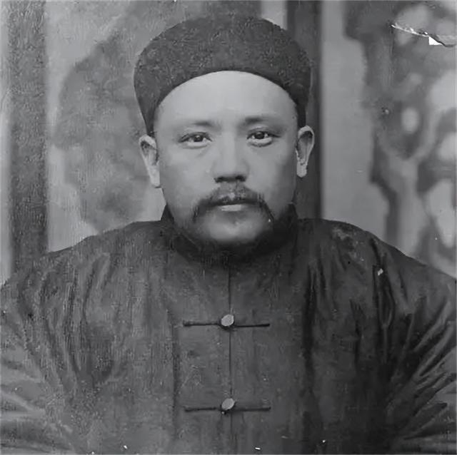 冯巩的太爷爷是冯国璋，还担任过民国大总统，但是他的爷爷更牛
