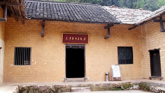 毛家人谁长得最像毛主席？侄女毛小青回复：李讷