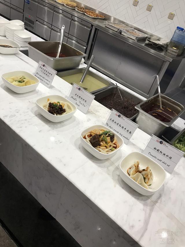 驚喜滿滿！王牌A359墨鏡俠執飛首航，川航還給乘客准備了大禮包