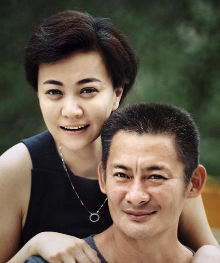 演员景冈山：因喝酒跟妻子离婚，再婚后仍不知悔改，今成酒蒙子