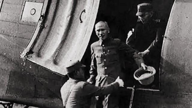 为何蒋氏后人不愿再从政了？蒋友柏：别叫我蒋四代