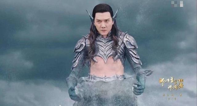 “绝世男鲛人”别硬演，有人是惊艳时光，有人却成了“灾难现场”