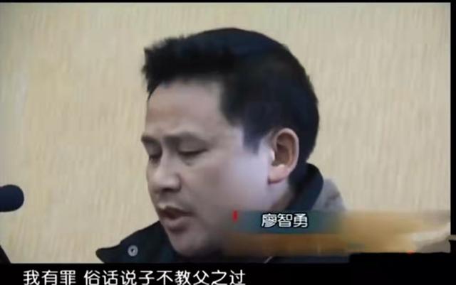 2007年19岁女孩捂死重病妹妹，八旬外婆下跪求情，女孩：我不后悔