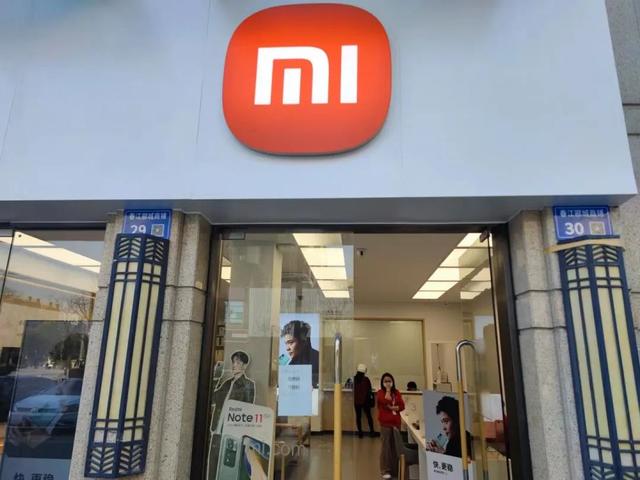 [云端星星云软件]，微信发红包2000怎么发