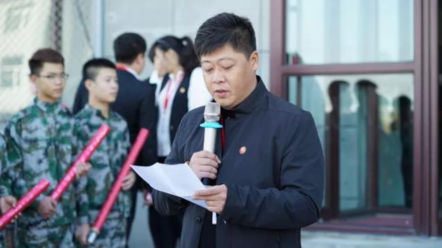 贺树峰：被赵本山力捧12年不火，38岁娶小12岁娇妻，开烧烤店被告