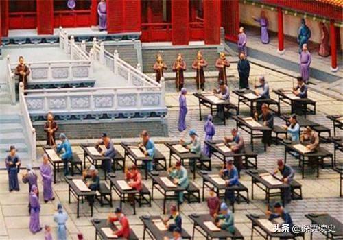 武则天登位后一直在大力推行科举制的目的是什么？